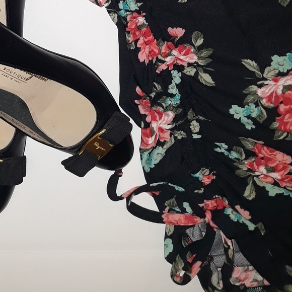 New Black Floral Cinched Tied Short Sleeve Dress Size Small - Picture 5 of 5